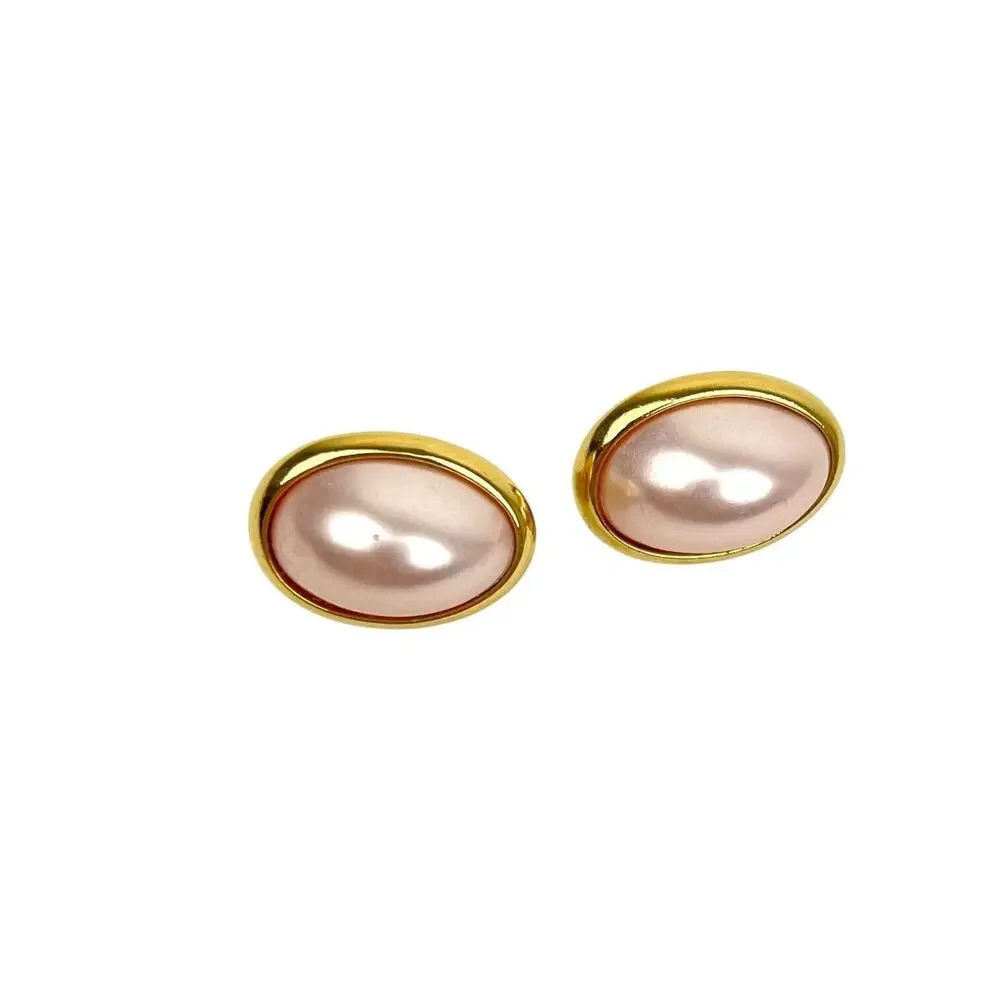 Vintage Trifari Earrings Pink Lucite Cabochon Pierced Stud Oval Gold Tone Pastel - Picture 3 of 10